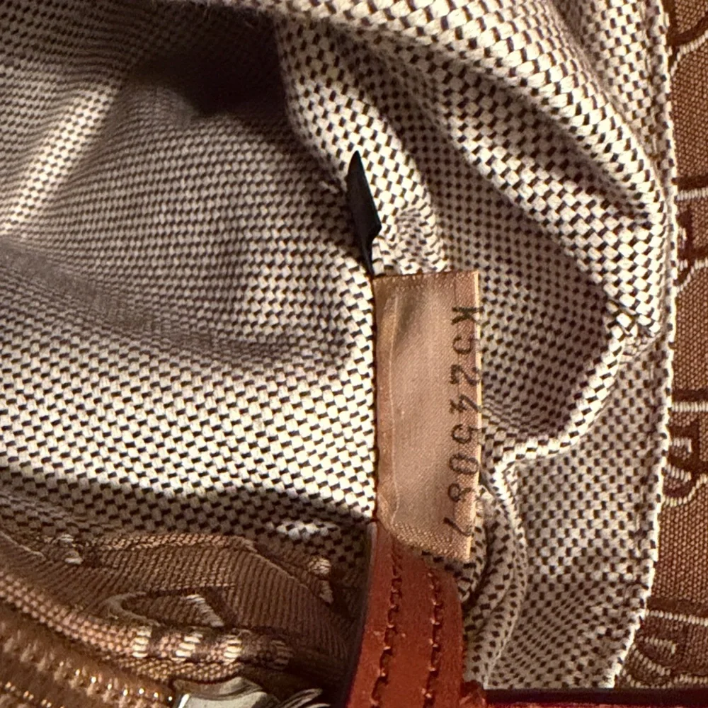 Dooney & Bourke tote/satchel - Picture 4 of 5